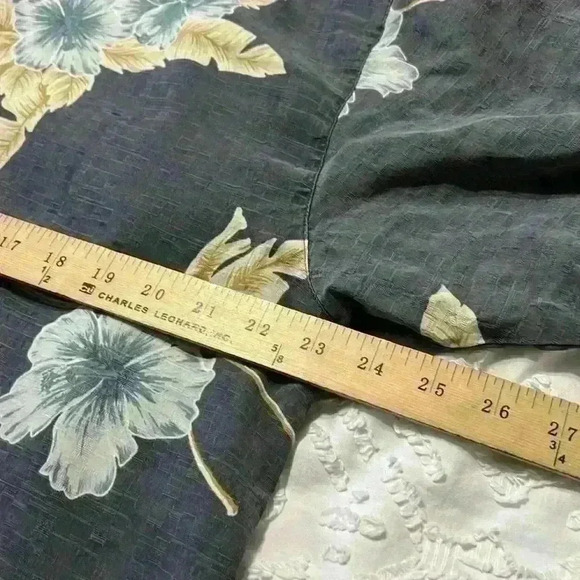 Tommy Bahama 100% Silk Hawaiian Floral Button Down Shirt. Men’s Size Large - Picture 6 of 10